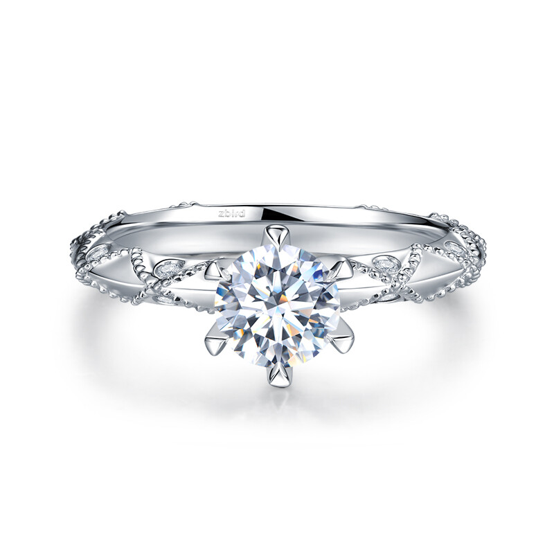 钻石小鸟Zbird 40分F色18K金钻戒，开启璀璨爱情之旅